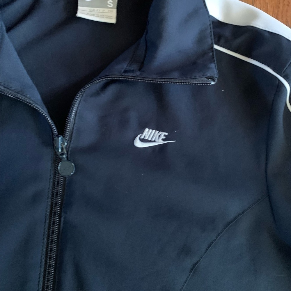 NIKE - Classic Track Jacket - Sz S. EUC - Picture 2 of 11
